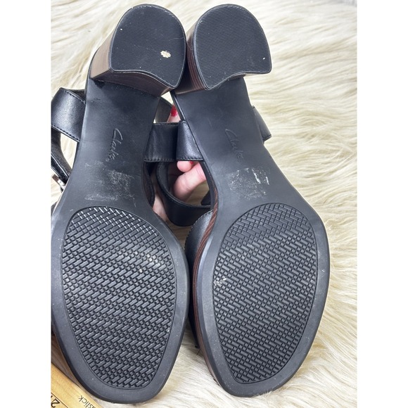 Clarks AmbyrLyn Sandal 10 Black Leather Block Heel Comfort Preppy Chic Shoe - Picture 8 of 8